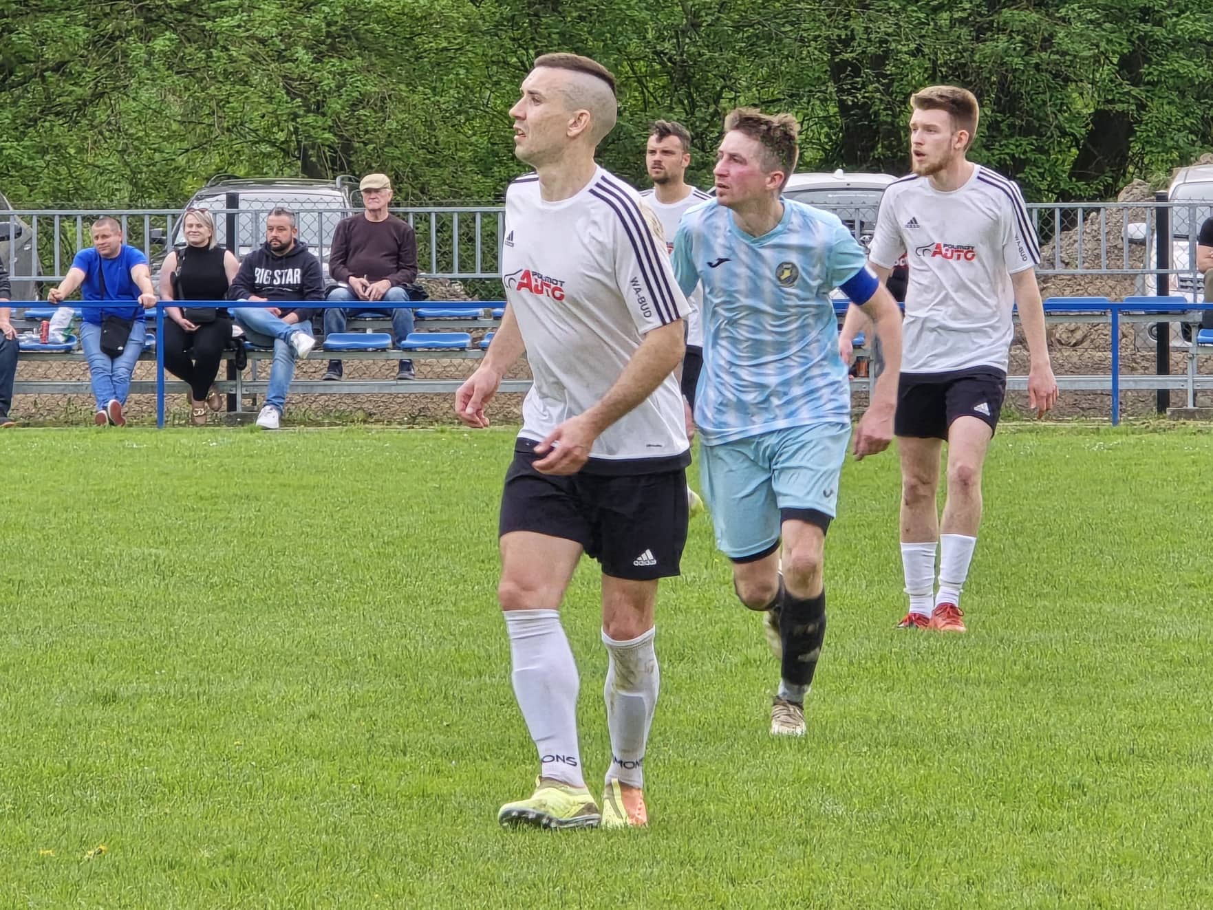 received_379228228440683